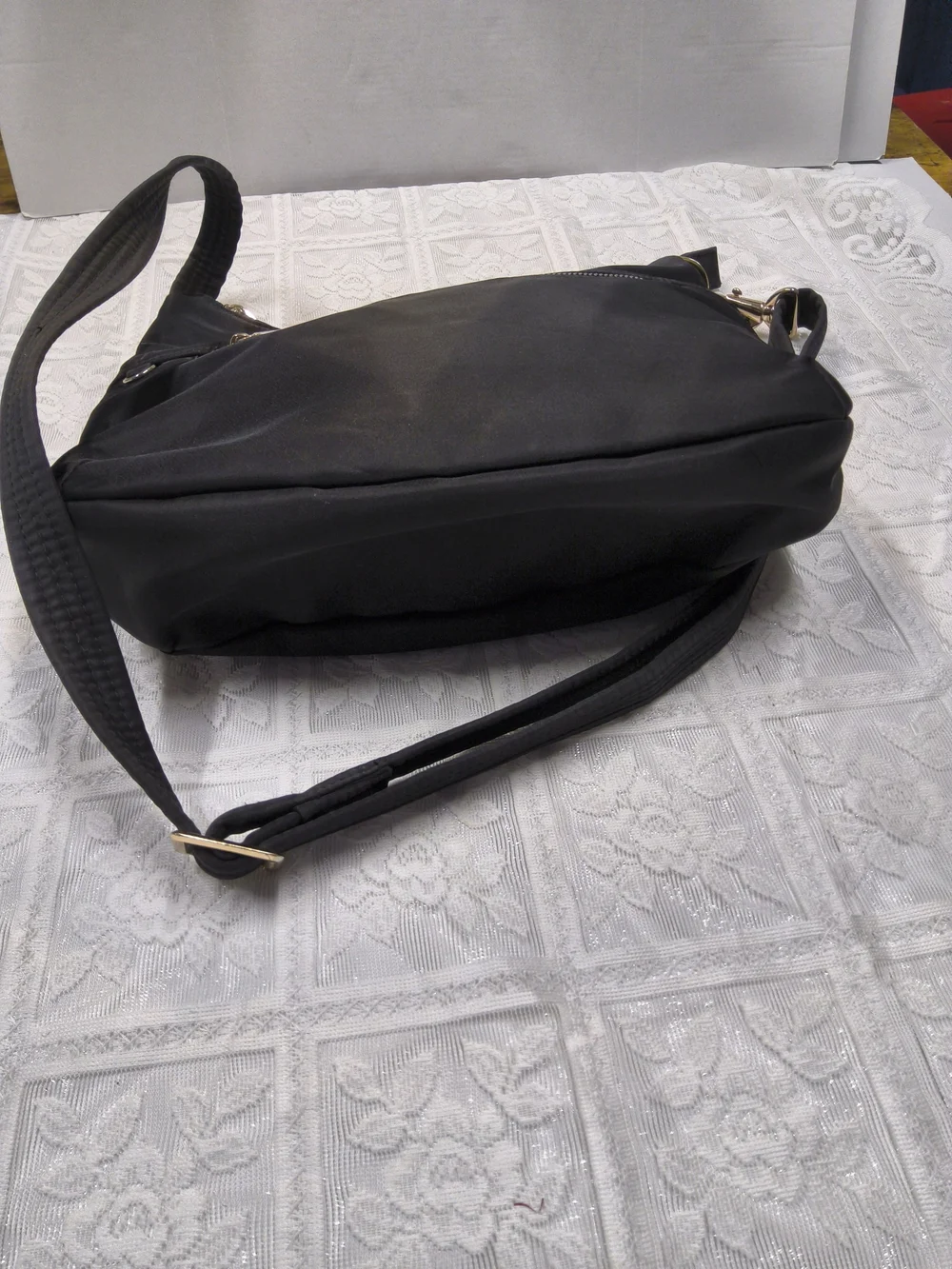 Preloved Travelon Black Nylon Shoulder Bag with Goldtone Hardware